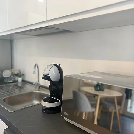 Regina In Melegnano - Wifi, Breakfast Box And Terrace Milán